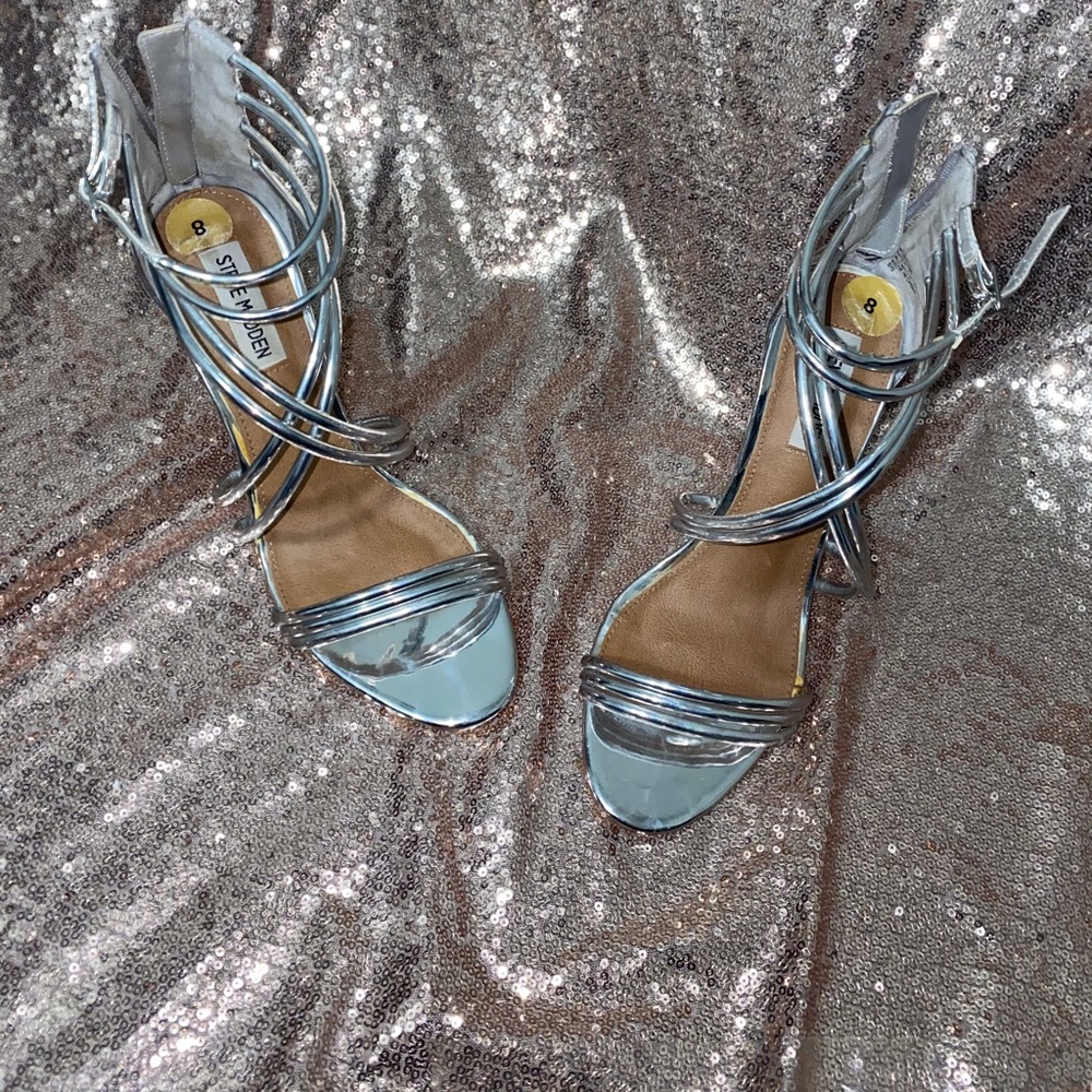 STEVE MADDEN HEELS SILVER